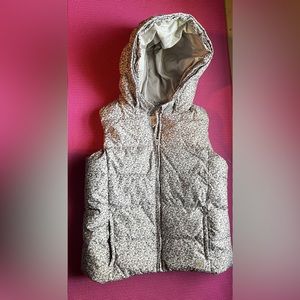 Girls Gap puffer vest xxl